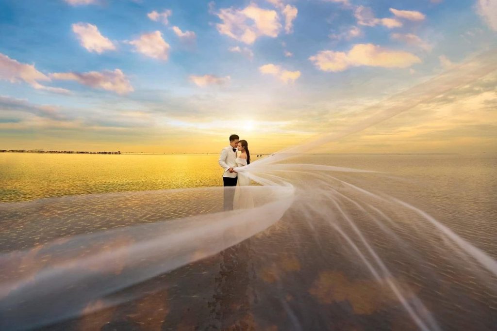 Cặp đôi chọn biển vô cực Thái Bình làm album cưới