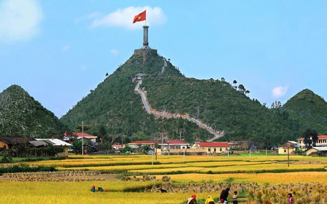 Cột Cờ Mai Châu ở Hòa Bình