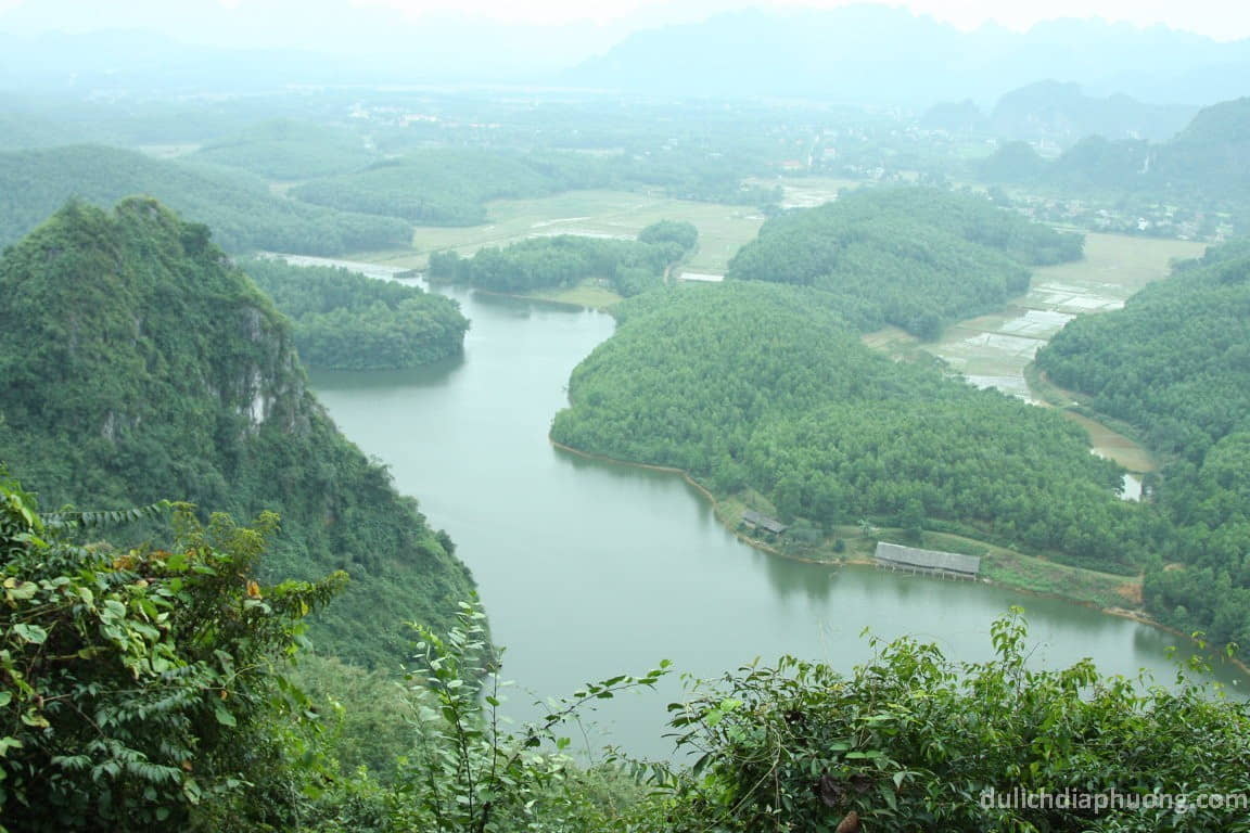 So sánh trải nghiệm tour du lịch Hòa Bình cuối tuần: Sự lựa chọn giữa tour và tự túc 2